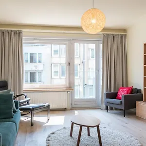 https://appartement-helene.bruges-hotels.info
