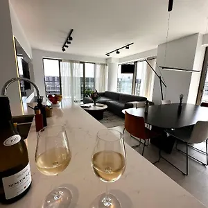 https://sky-tower-one.ostend-hotel.net